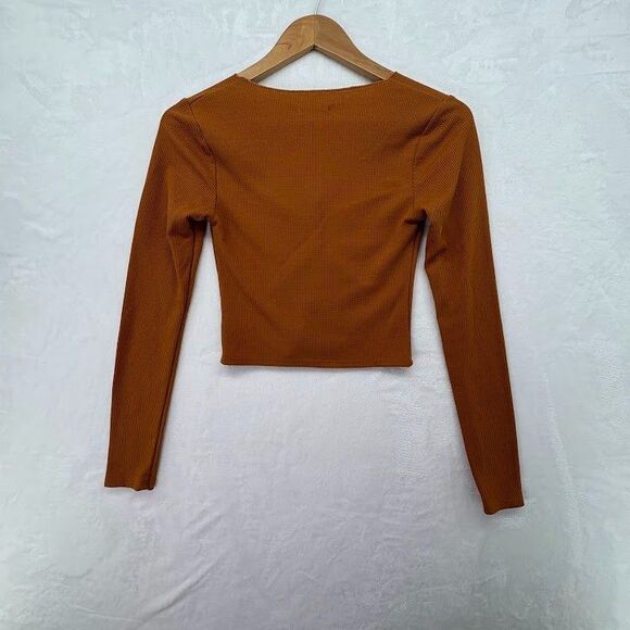 Wild Fable Women's Size XS Mustard Brown Long Sleeve Cropped Shirt Textured - Picture 7 of 7